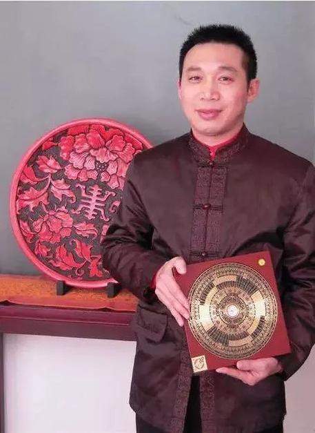 香港一肖中特期期准资料1,香港一肖中特期期准资料一香港四柱新旧版彩图